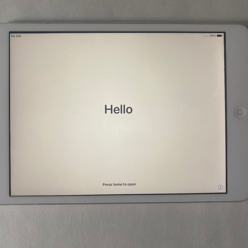 iPad mini 2 Model A1490 16GB Silver Wi-Fi + Cellular Connection (LTE)